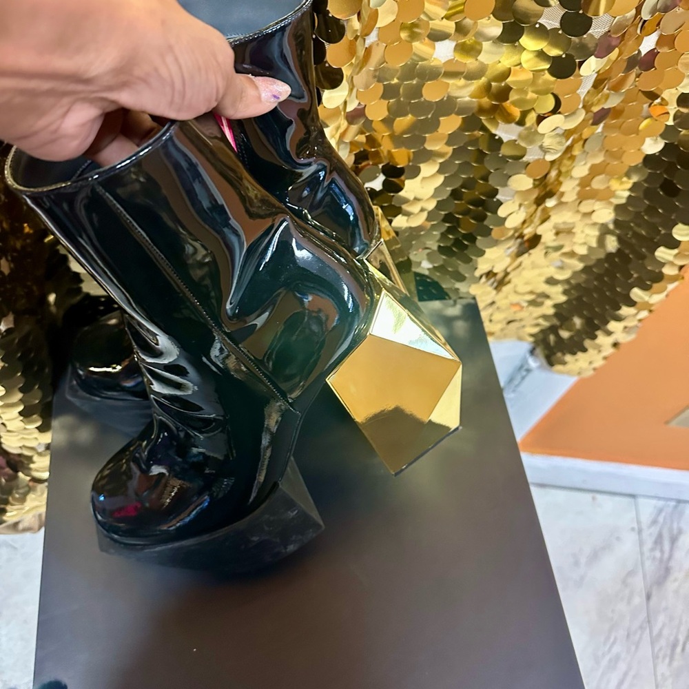 United Nude Black Platform Boots with Pink Accent 🌹 - Picture 6 of 7